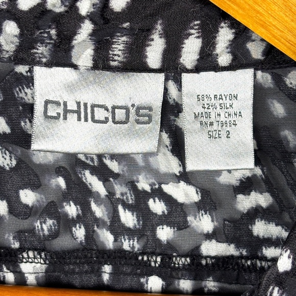 Chico's Women ButtonUp Long Sleeve Velvet Burnout Silk Shirt Sz 2 = USL/12 Party - Picture 11 of 15